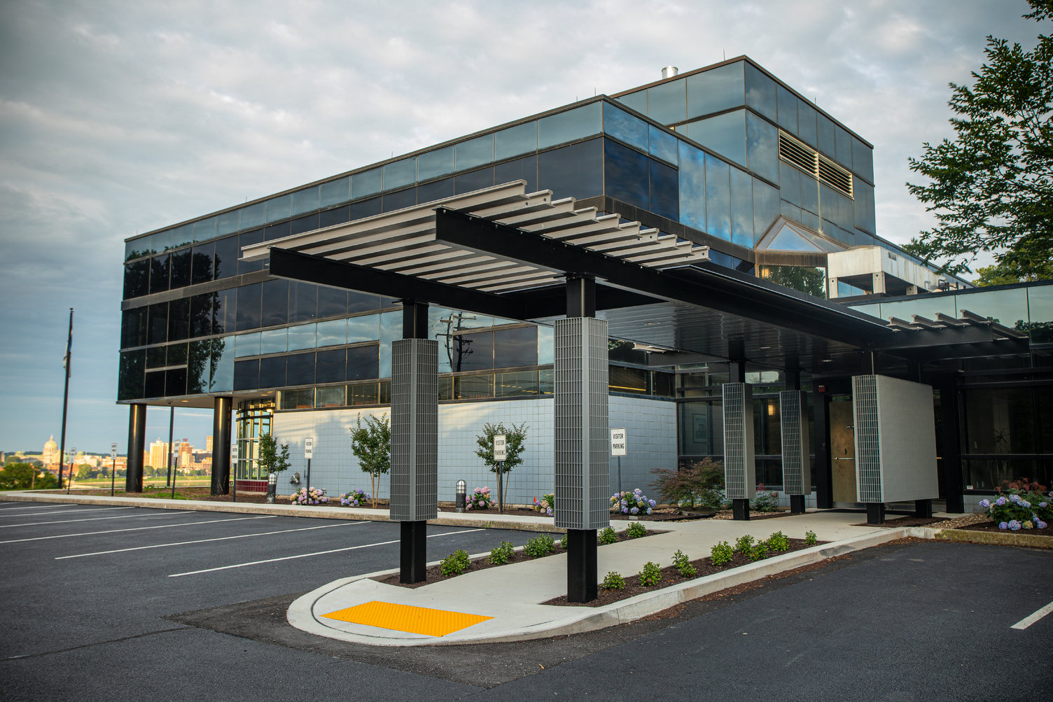 Entrance canopy at Harsco Corporation headquarters, featuring steel and aluminum mezzanine systems