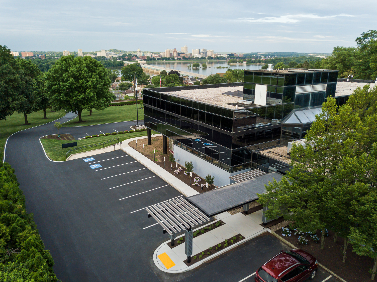 Entrance canopy at Harsco Corporation headquarters, featuring steel and aluminum mezzanine systems